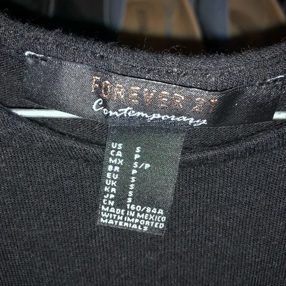 Forever 21 S black crop/short top. - Picture 3 of 3